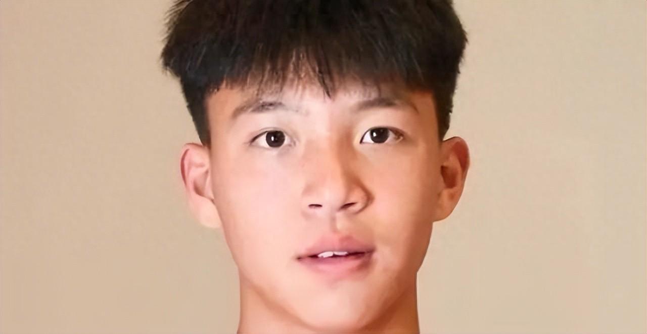 极速赛车开奖网-王钰栋球探报告来了，模板巴西国脚马丁内利，球探评分：7分