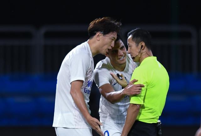 极速赛车开奖网-运气太差！杨旭绝平球被吹 加盟申花至今联赛0进球